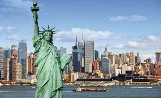 Vrijheidsbeeld en Manhattan van New York City