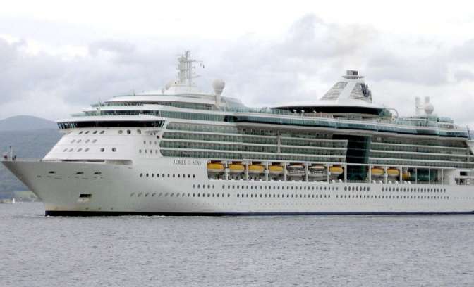 Het gehele schip de Jewel of the Seas