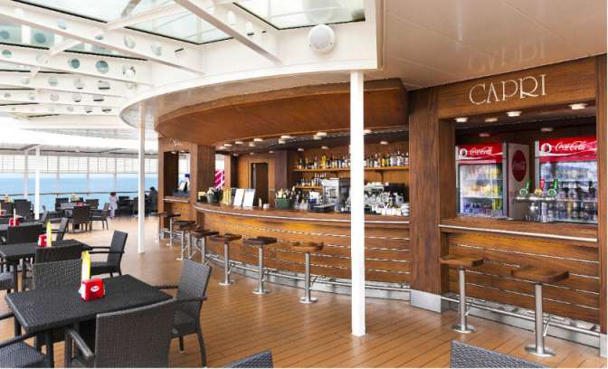 Capri bar op de MSC Sinfonia