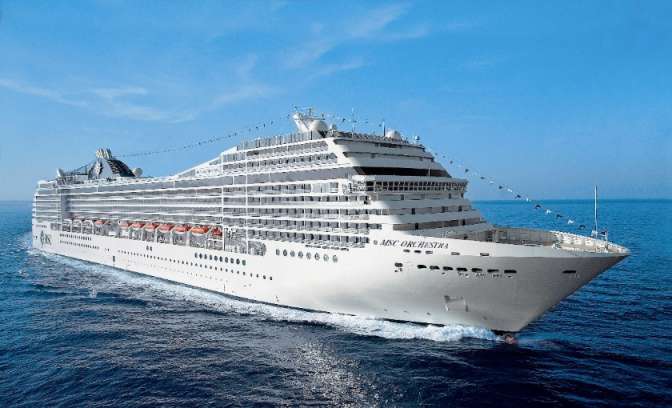 Het volledige schip de MSC Orchestra