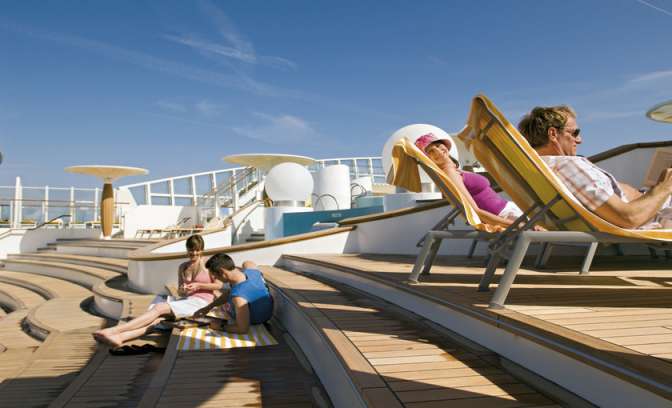 zonnedek op de AIDAdiva