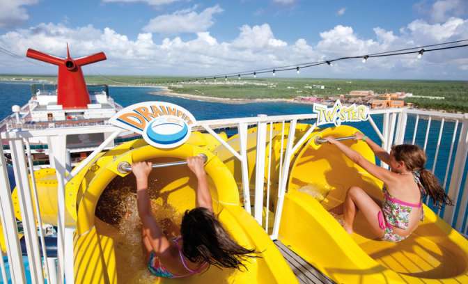 Waterglijbanen op de Carnival Magic