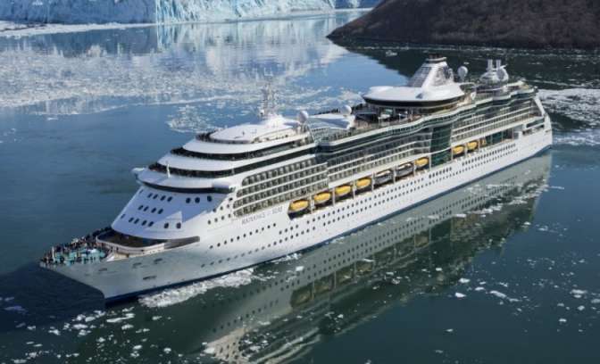 Het volledige schip de Grandeur of the Seas