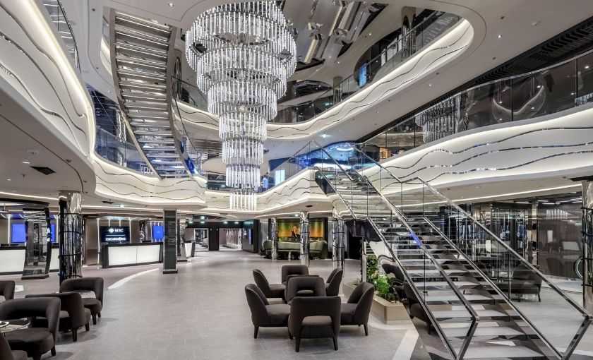 Receptie dek MSC World Europa