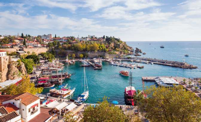 De haven van Antalya, Turkije